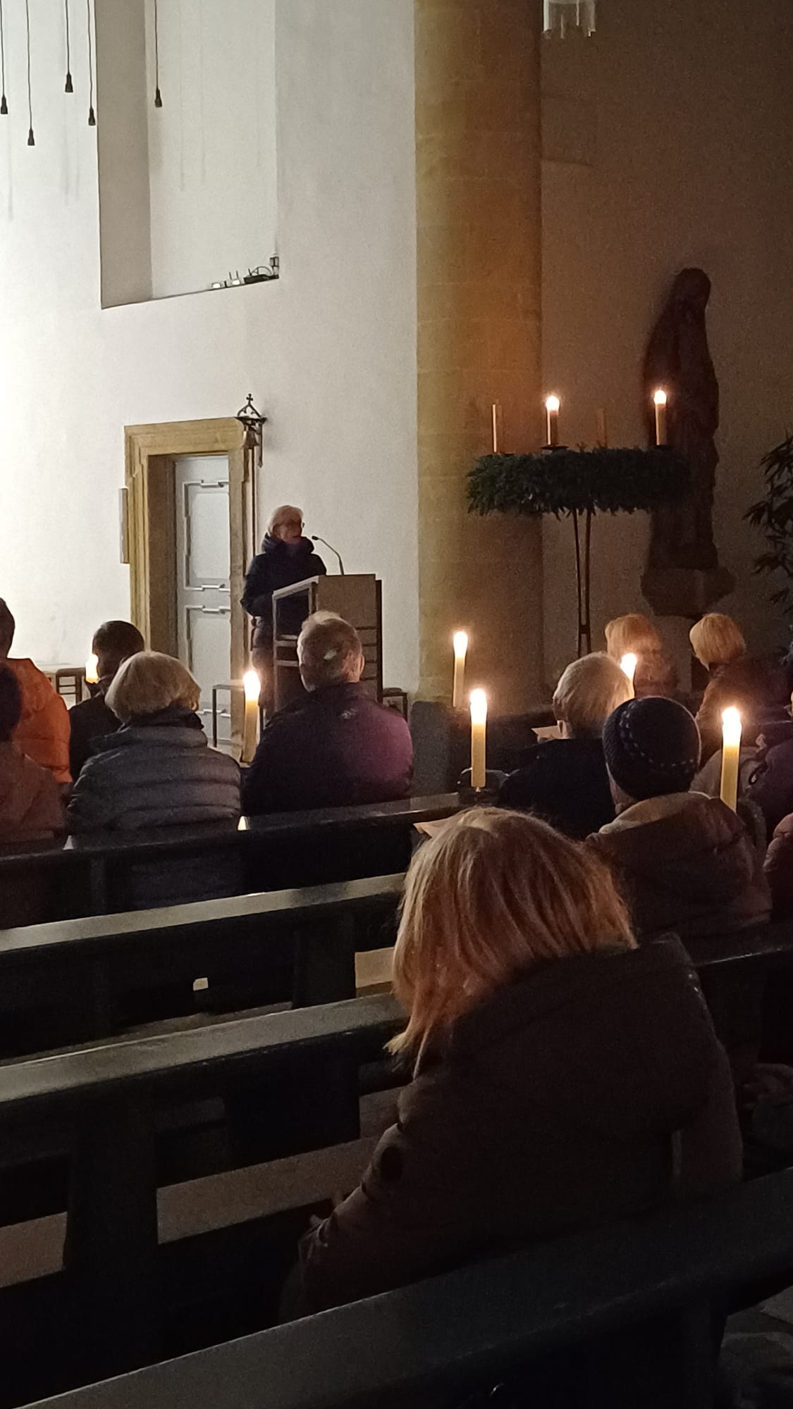 IMG-20241213-WA0008 Lesung in der Kirche