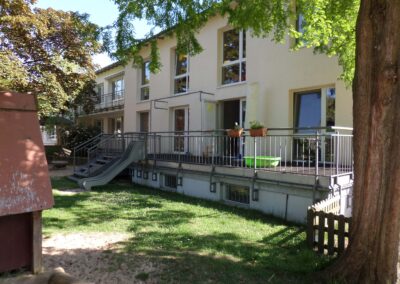 Gebäude vom Garten