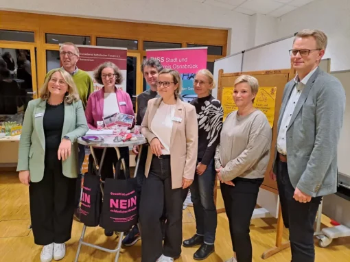 Ausstellung „Warnsignale häuslicher Gewalt“ eröffnet Ausstellung „Warnsignale häuslicher Gewalt“ eröffnet